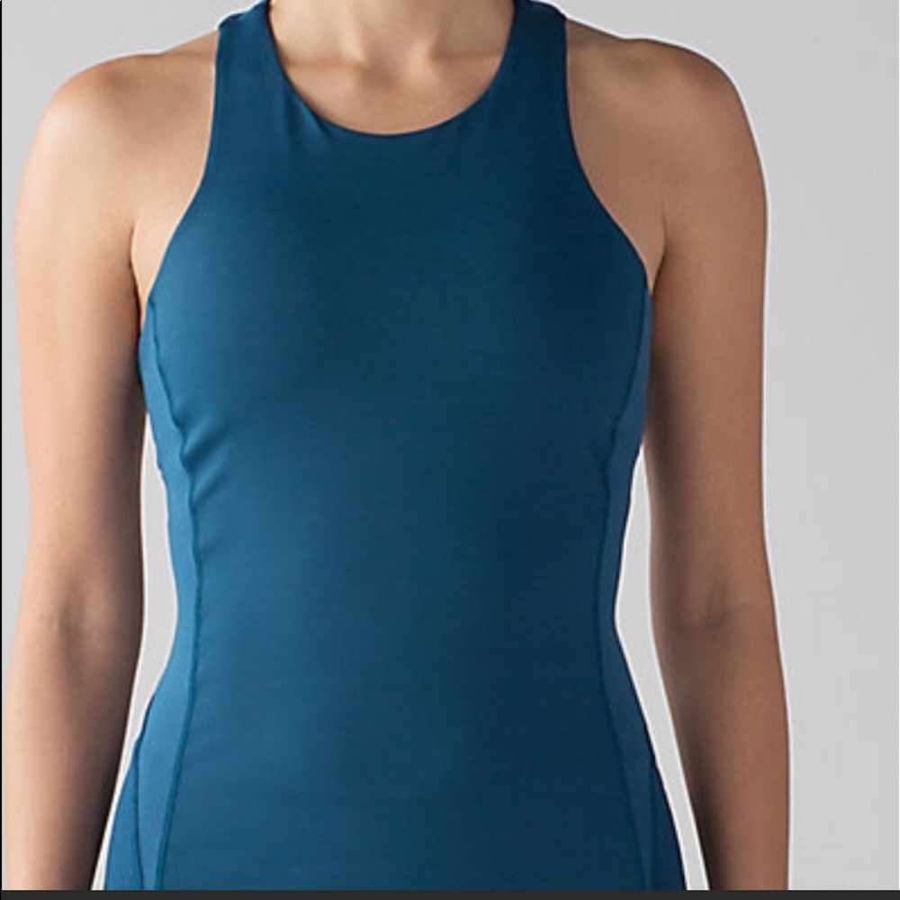 Lululemon Body Con tank with built in bra size 4